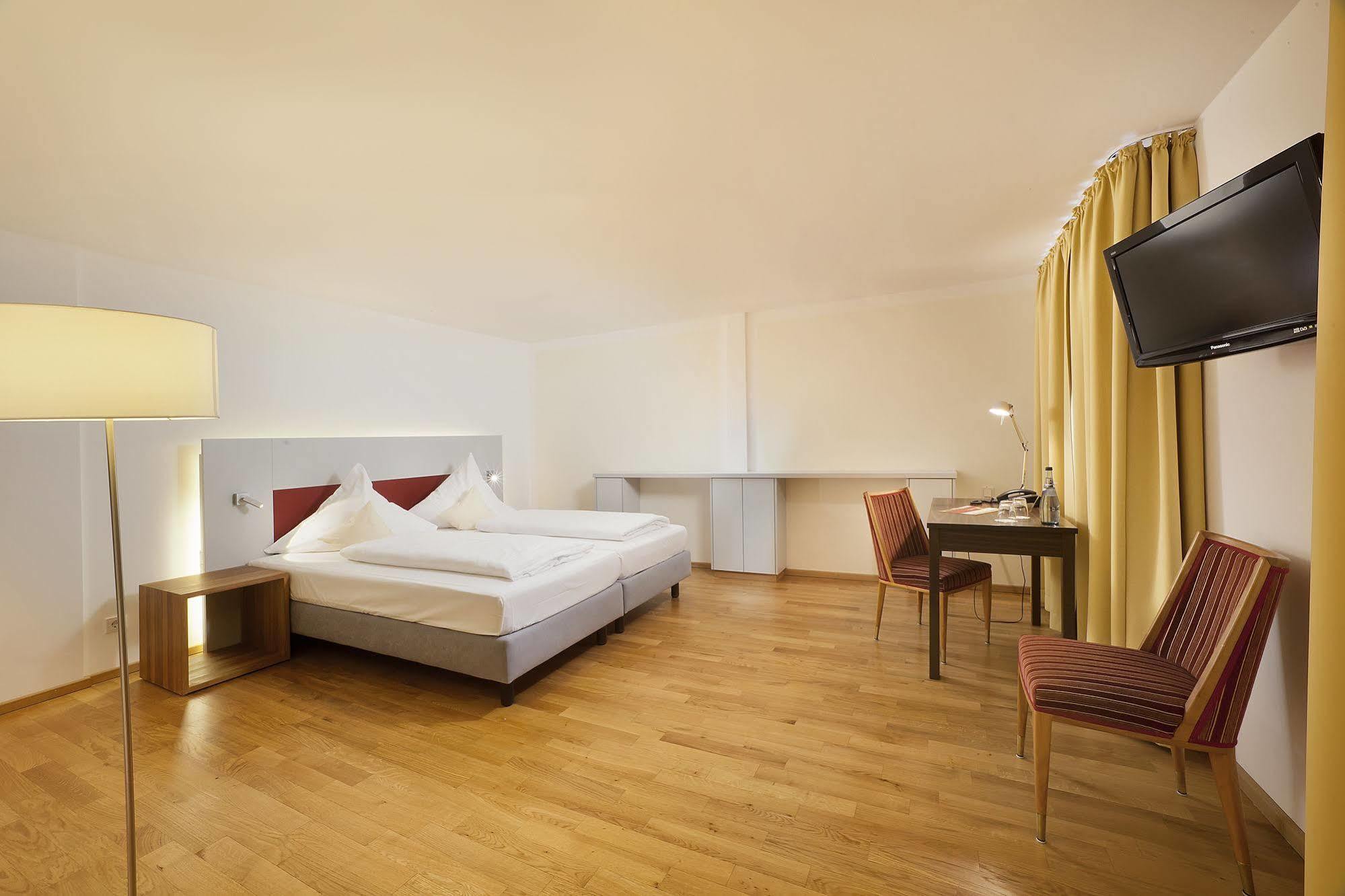 Akzent Brauerei Hotel Hirsch Ottobeuren Dış mekan fotoğraf